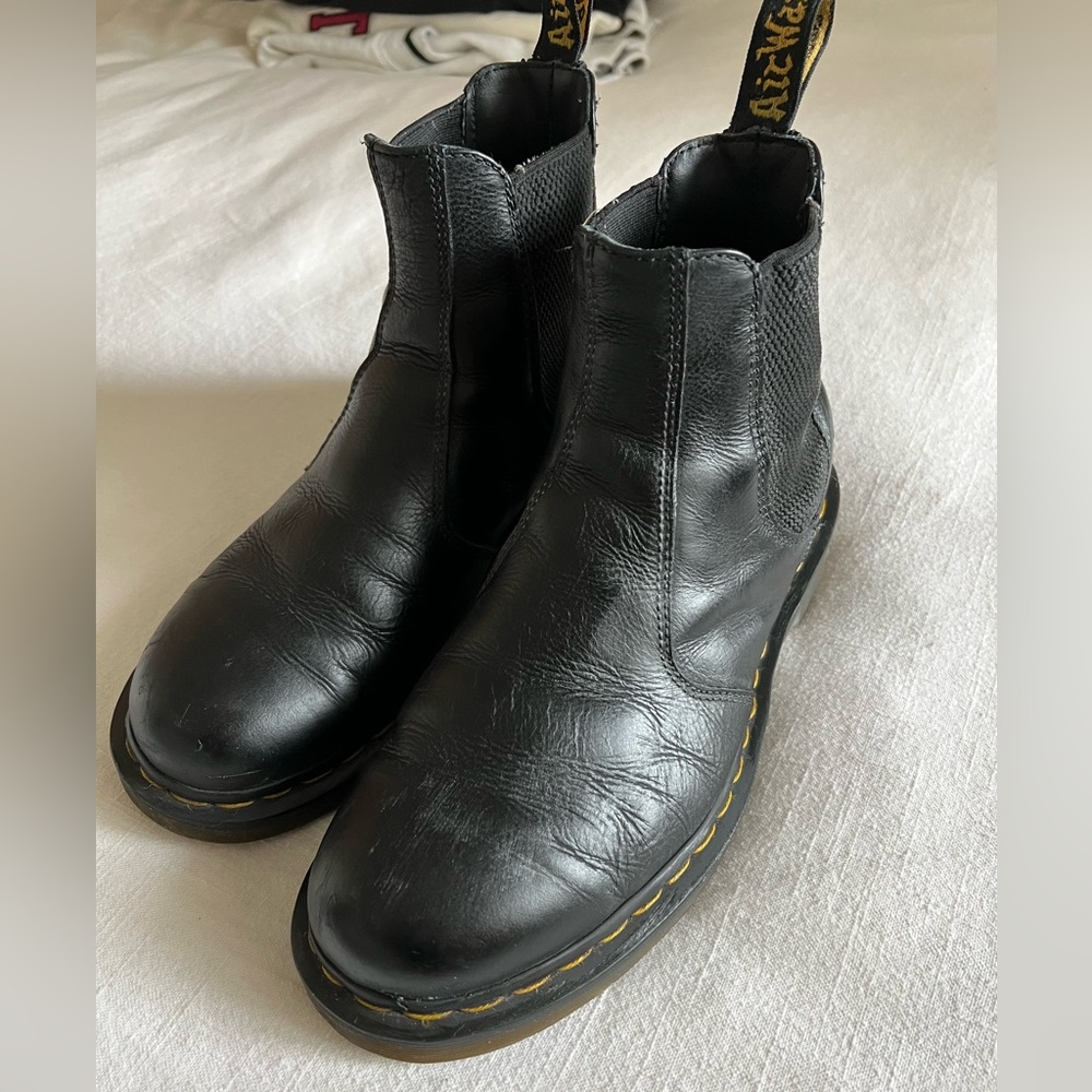 Women’s Dr. Marten 2976 Ambassador Leather Chelsea Boots, Black size 10